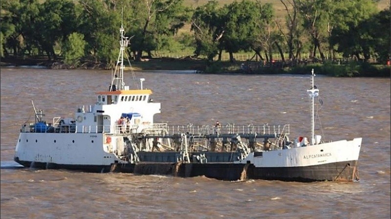 La draga ALP Catamarca, denunciada como “pirata” por el mismo sindicato.