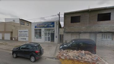 El frente del negocio asaltado en la zona sur de Rosario.