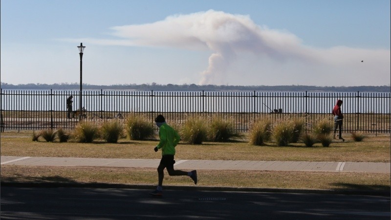 Un foco importante a la altura del parque Urquiza.