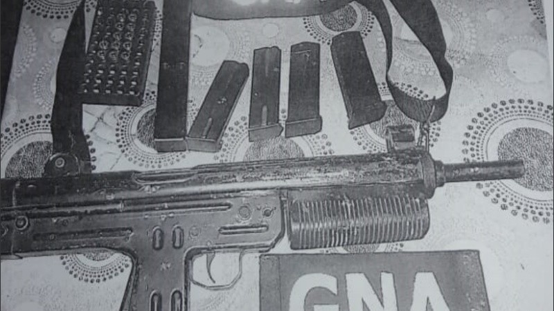 El arma secuestrada en el procedimiento de Gendarmería.