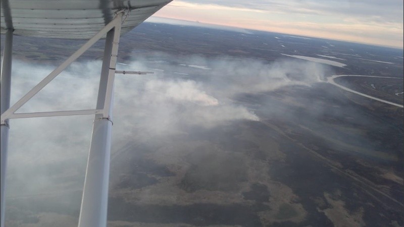 La quema de pastizales se mantiene en la zona de islas.