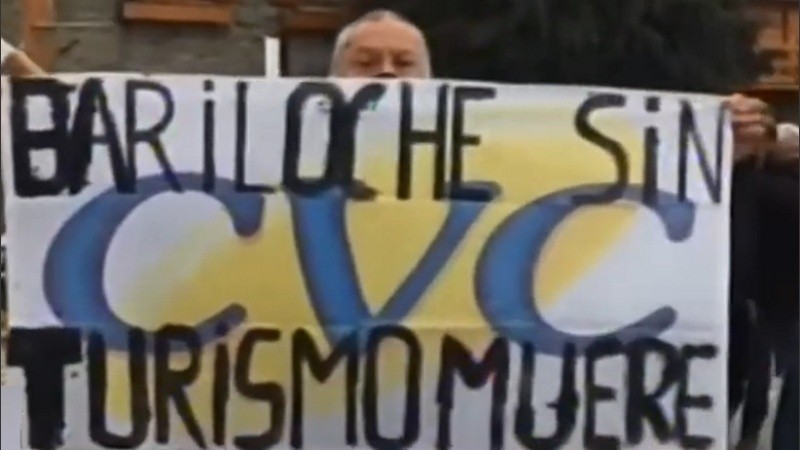 Todos los sectores de la economía reclamaron por la reactivación del turismo, en el Centro Cívico de la ciudad.