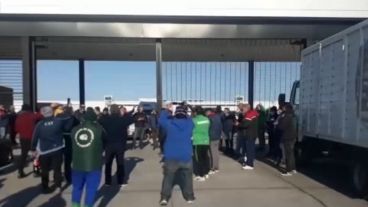 Protestas en Villa Maderos y en otros seis establecimientos.