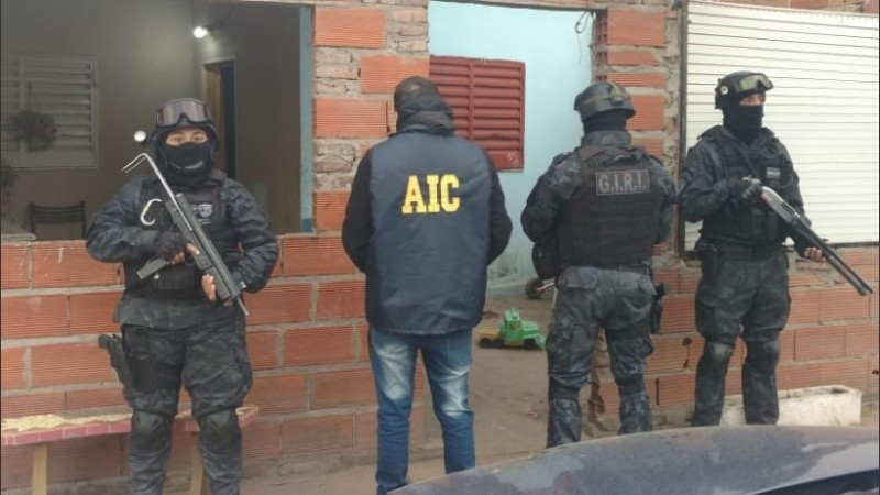 El allanamiento en Granadero Baigorria. 