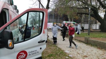 La conductora del auto debió ser hospitalizada.