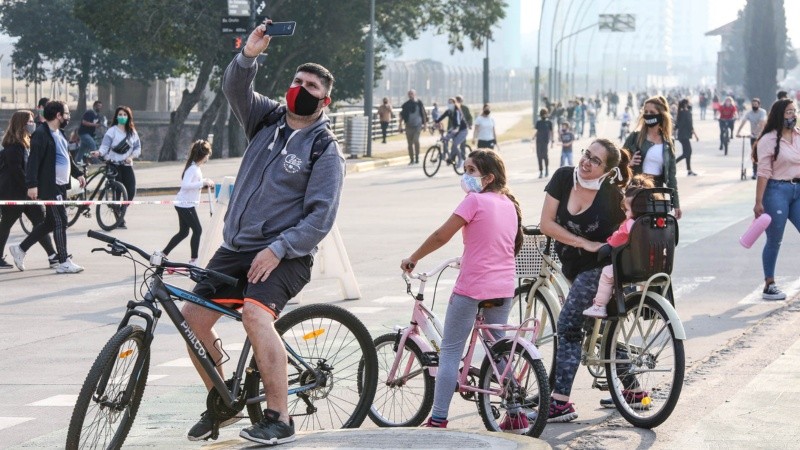 Con el buen tiempo, muchos se volcaron a los parques pero menos comprimidos.