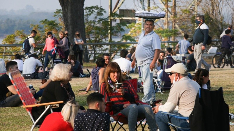 Con el buen tiempo, muchos se volcaron a los parques pero menos comprimidos.