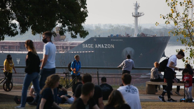 Con el buen tiempo, muchos se volcaron a los parques pero menos comprimidos.