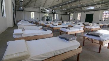 El predio de la ex Rural fue adaptado para recibir personas en tiempos de coronavirus.