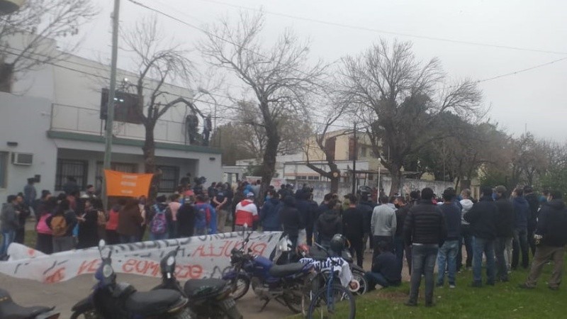 La protesta de los trabajadores en el Parque Industrial de Reconquista.
