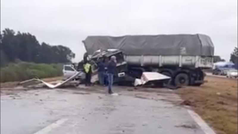Según el relato del acompañante del camión que sufrió el impacto, el otro vehículo de gran porte 