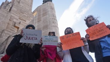 “Paren de matarnos”, la consigna ante un nuevo femicidio en Santa Fe.