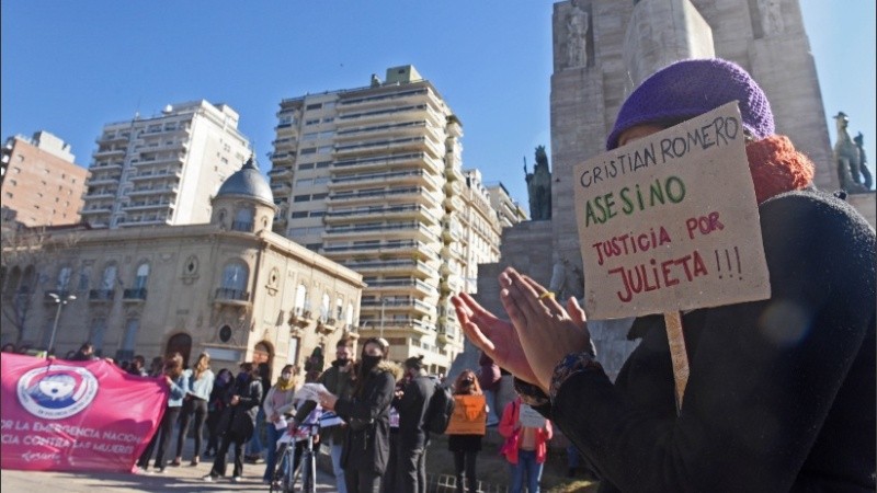 “Paren de matarnos”, la consigna ante un nuevo femicidio en Santa Fe.