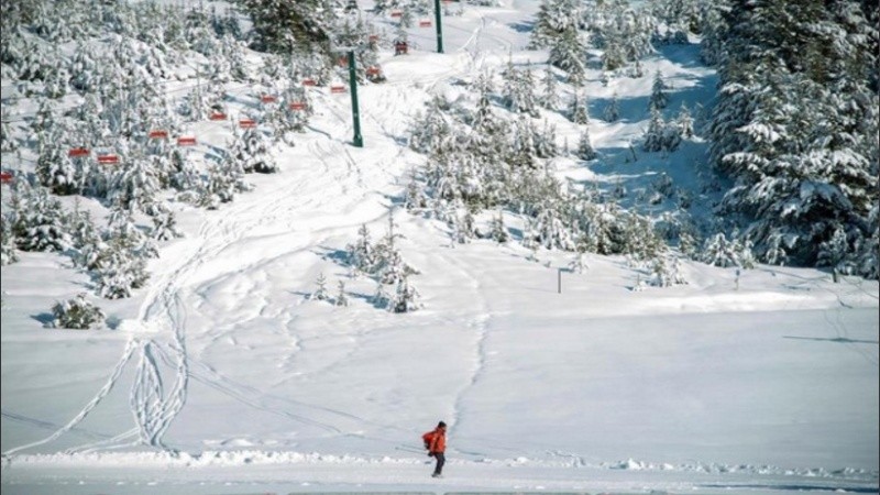 El accidente ocurrió apenas cuatro días después de habilitado el centro de esquí del Cerro Catedral. 