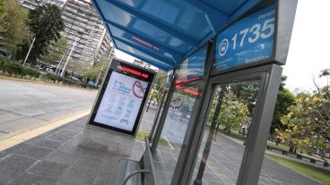 El paro de transporte genera conflictos de topo tipo a los rosarinos.