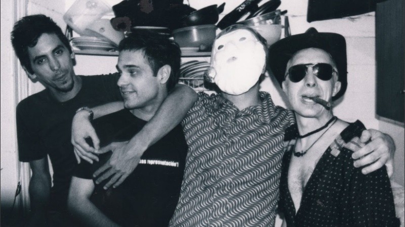 Con una revista de poesía y la idea de un sello discográfico, Planeta X se gestó en Rosario en 1995. 