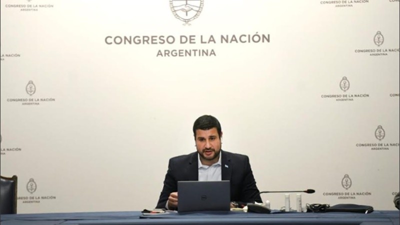 El diputado nacional se refirió a los incendios de las islas.