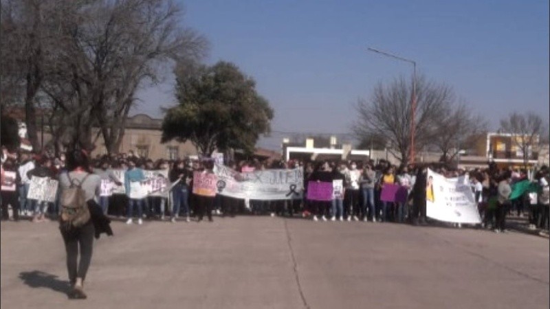 La marcha se realizó este sábado por las calles del pueblo.