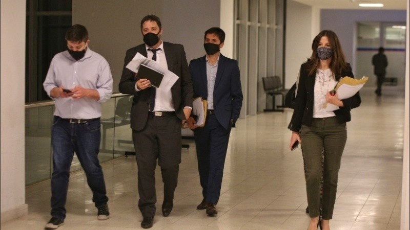 Los fiscales que ayer acusaron a Ponce Asahad y lograron su imputación. 