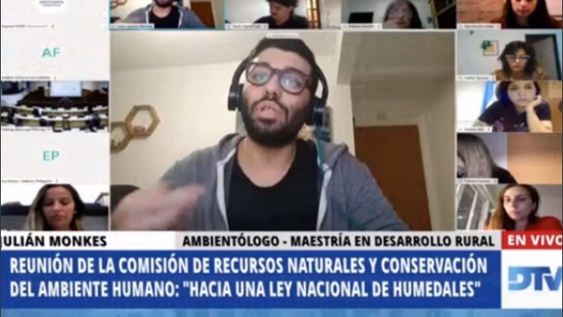 El debate comenzó con una reunión informativa.