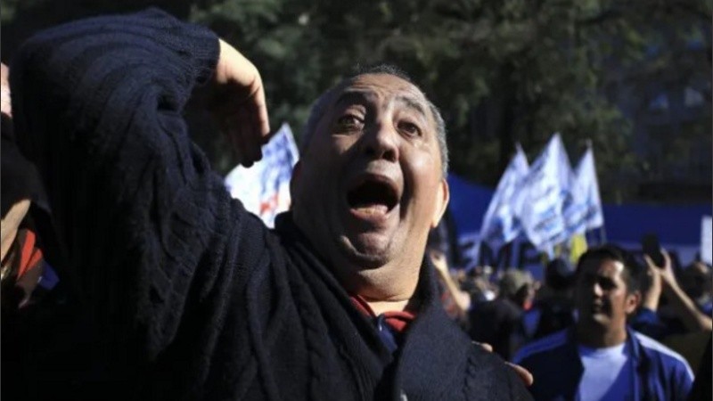 La pena es por la instigación a cometer delitos.