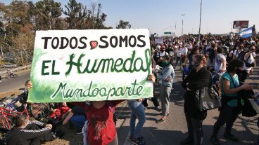 Nutrida protesta contra las quemas en las islas.