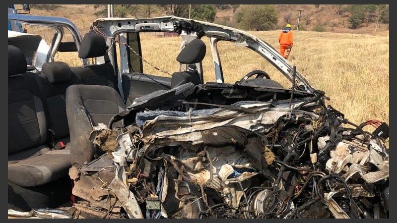 Así quedó la camioneta de Cístola tras el choque con un camión. 