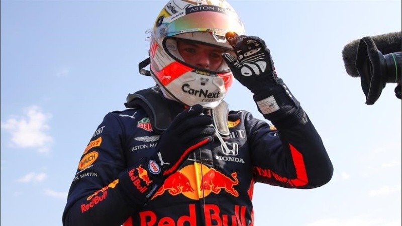 Max Verstappen celebra su podio en Silverstone. La Fórmula 1 volverá a presentarse el próximo fin de semana en Barcelona, sede del Gran Premio de España por la sexta fecha
