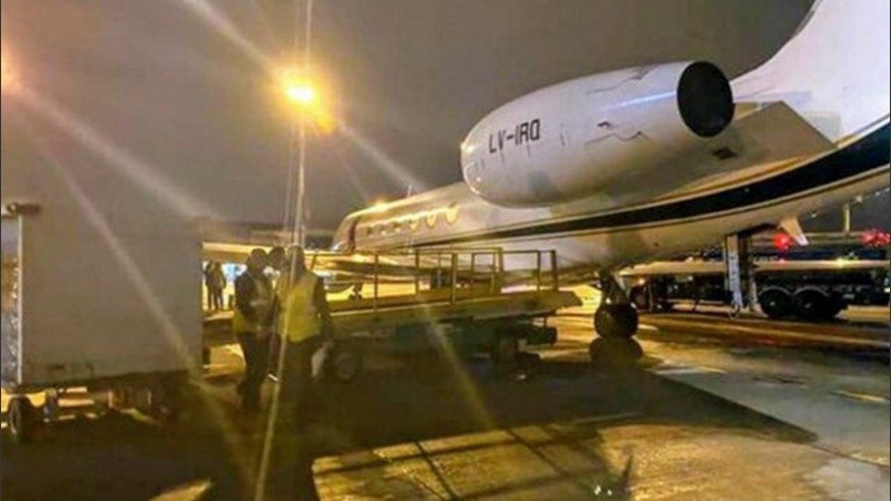 El avión privado que transportó hacia Argentina los respiradores artificiales.