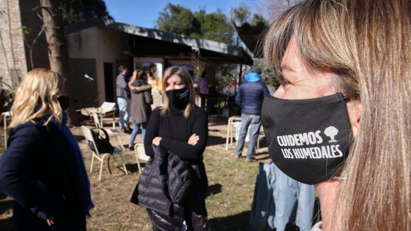 El mensaje en el barbijo especial para una sesión histórica.