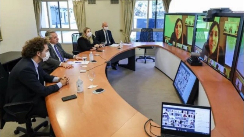 “Necesitamos que ustedes inviertan y lleven al mercado interno y al mundo lo que producen”, afirmó el Presidente.