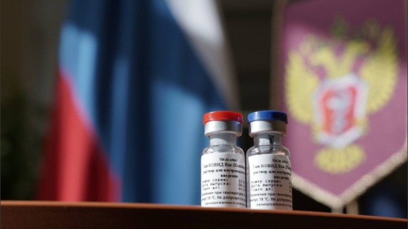 La vacuna rusa sigue siendo observada con desconfianza por las potencias occidentales.