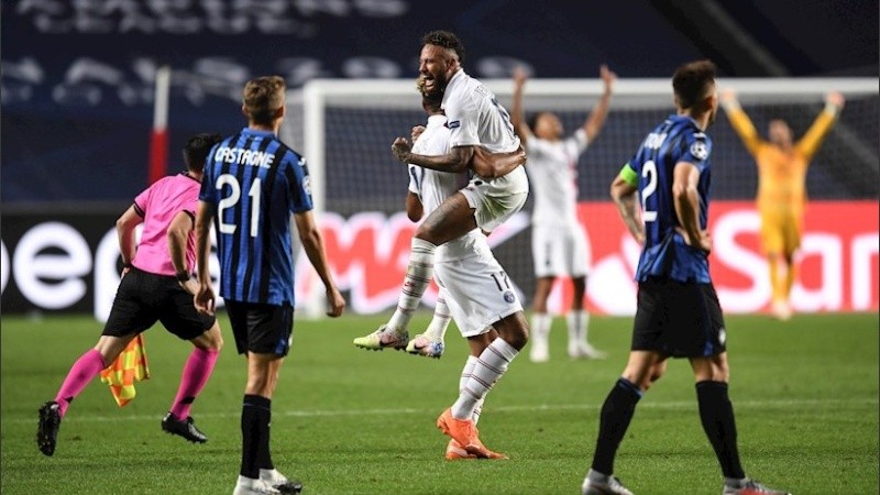Neymar celebra. No marcó pero fue figura.
