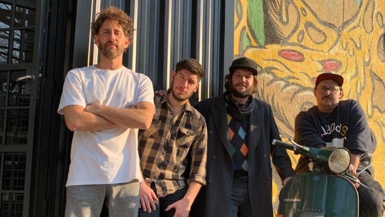 Amigos y socios de una marca de pizzas que viene pisando fuerte en la ciudad