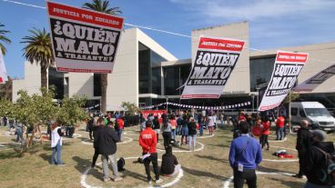 El acto a un mes del crimen de Trasante frente al Centro de Justicia Penal.