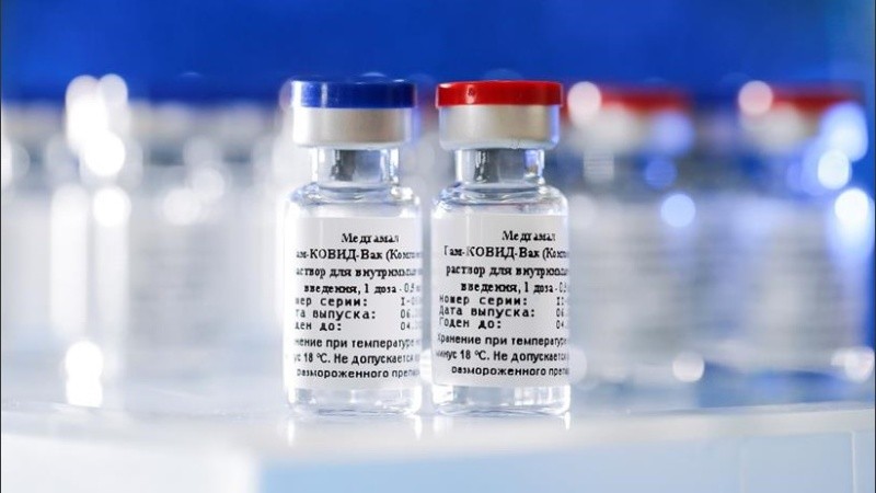 El gobierno ruso espera comenzar los operativos de vacunación el mes próximo.