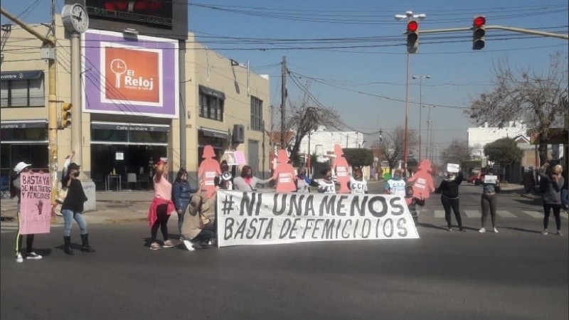Mujeres se concentraron en la “Plaza a la Madre” de la vecina ciudad.