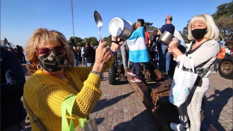 Las cacerolas también estuvieron presentes.