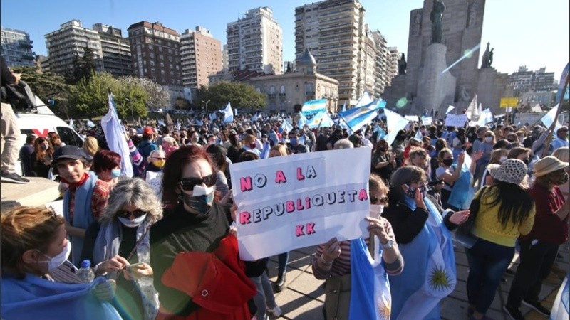Las consignas contra el gobierno se sintieron en Rosario.