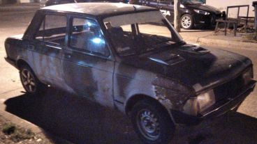 El auto en el que se movilizaban los delincuentes.