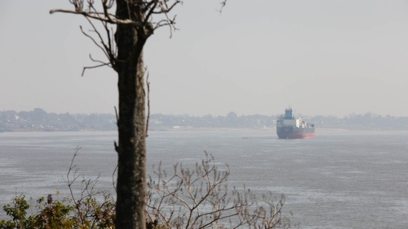 El humo se hacía denso y era notorio esta mañana en Rosario.