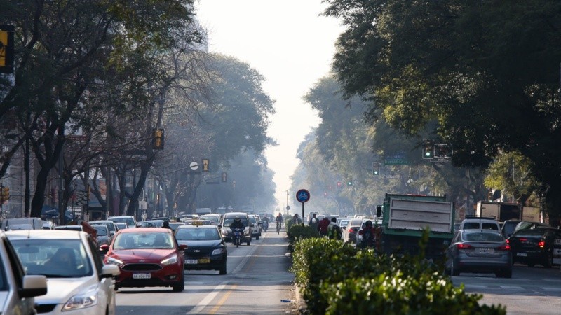 El humo se hacía denso y era notorio esta mañana en Rosario.