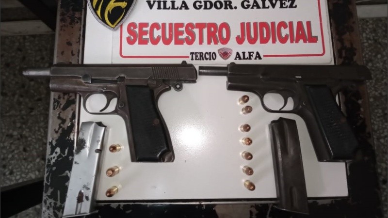 Las armas secuestradas tras una persecución en la localidad vecina.