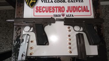 Las armas secuestradas tras una persecución en la localidad vecina.