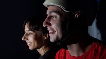 Carolina Torres y Fran Torres protagonizan y dirigen la obra breve "Kevin", de Federico Aicardi.