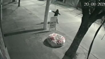 El tirador quedó filmado.