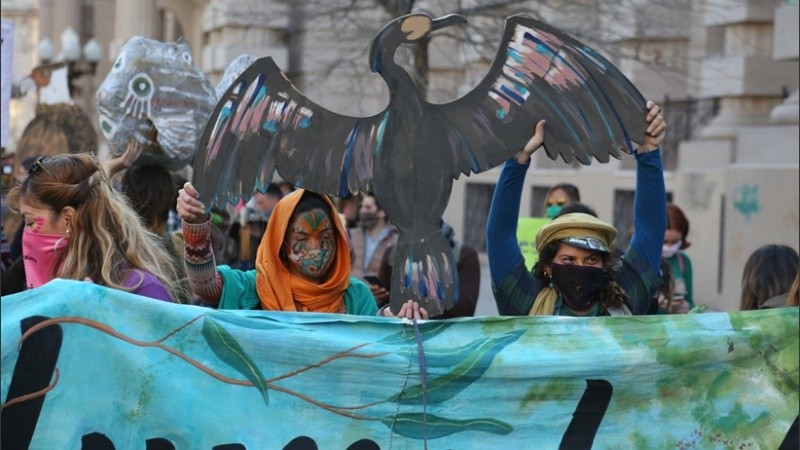 La movilización recorrió la calles del centro rosarino.