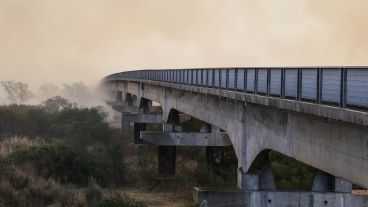 El gran foco que se desató a la vera de la ruta Rosario-Victoria.