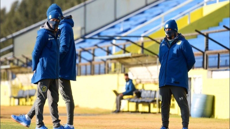 Dos auxiliares del cuerpo técnico del Kily, positivos de coronavirus. 