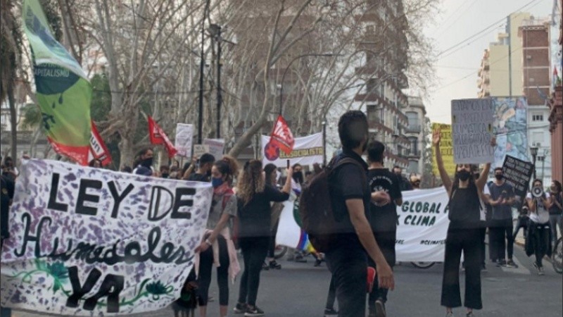 La calle Buenos Aires permanecía cortada entre Córdoba y Santa Fe.